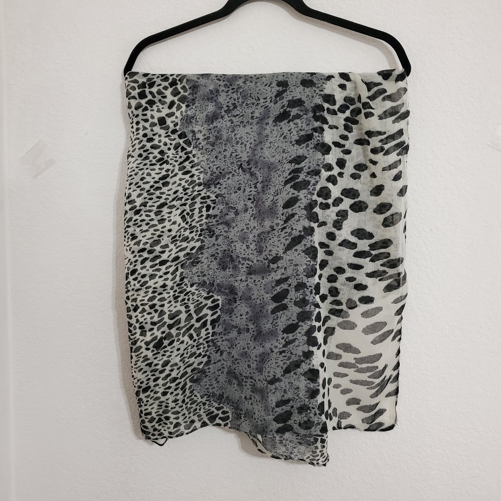 Black gray and white animal spot graphics pattern scarf Approx. 39" x 72"